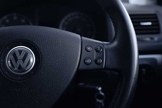 Close up of steering wheel buttons